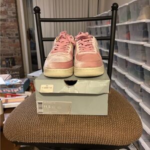 *VERY RARE!  Nike Air Force 1 Pink Valor Low.
